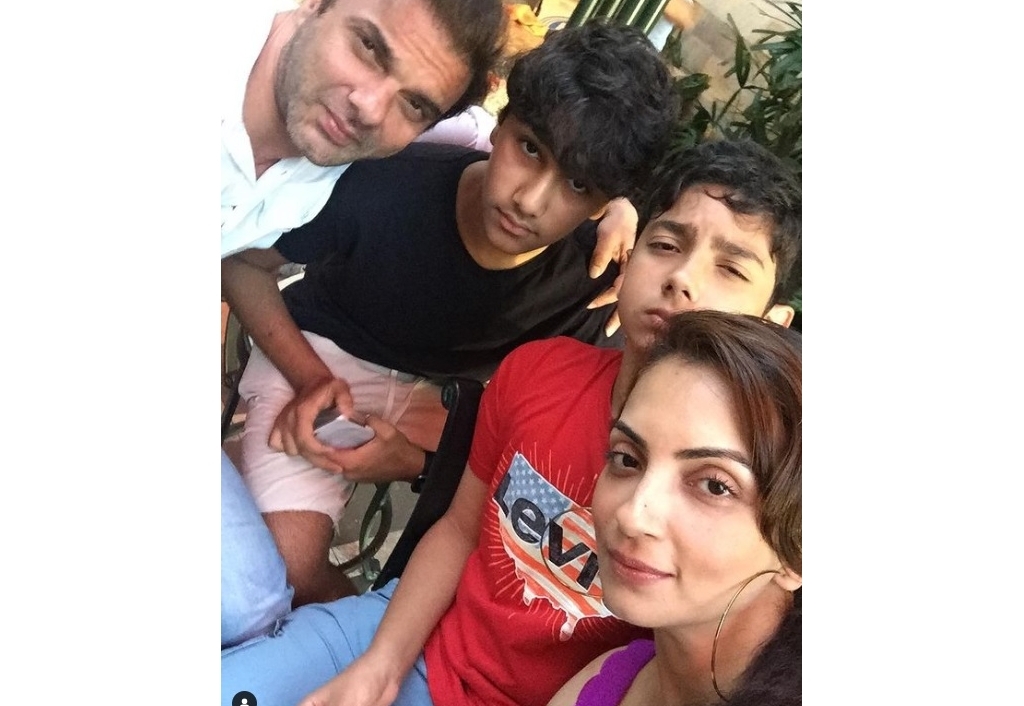 Connect FM - Sohail Khan, Seema Khan File For Divorce After 24 Years Of ...